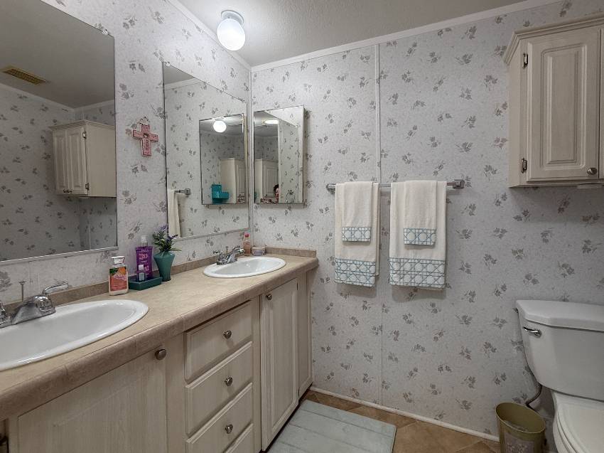 17 West Road a Palmetto, FL Mobile or Manufactured Home for Sale